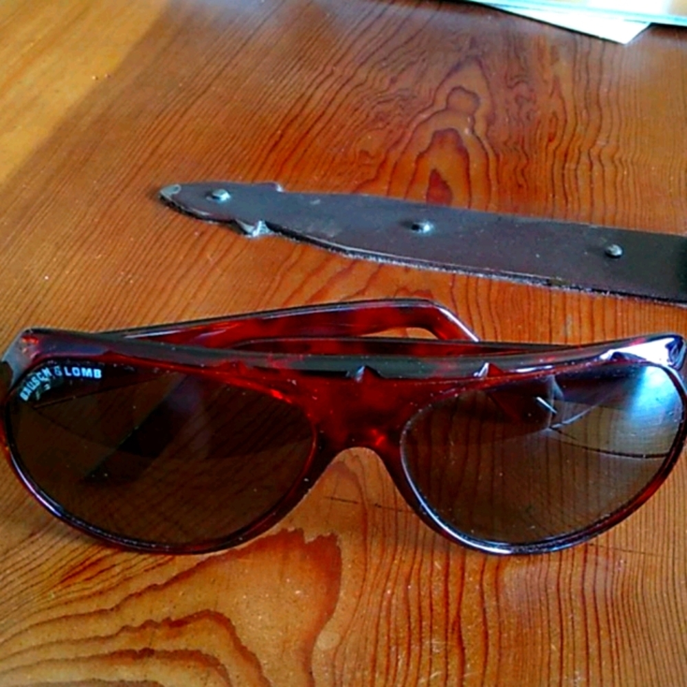 Bausch and Lomb sunglasses brown in great condition